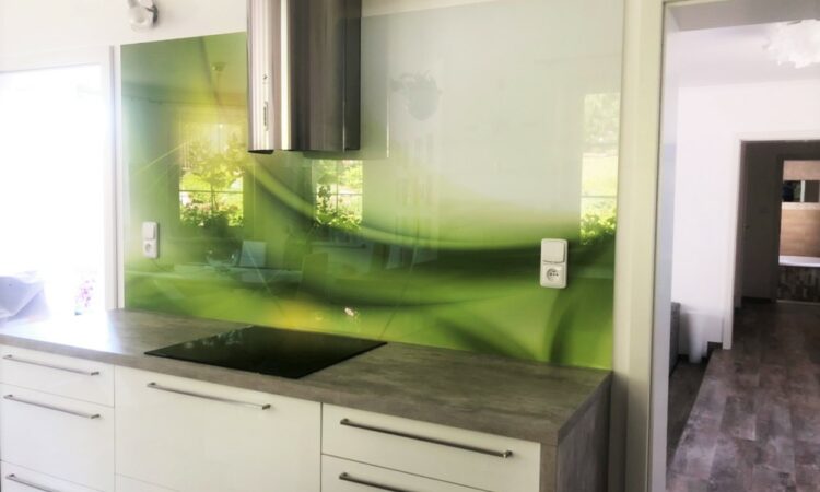 zelená abstraktní vlna na sklo
