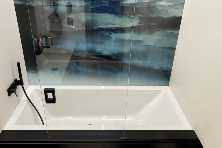 Skleněný obklad do sprchy