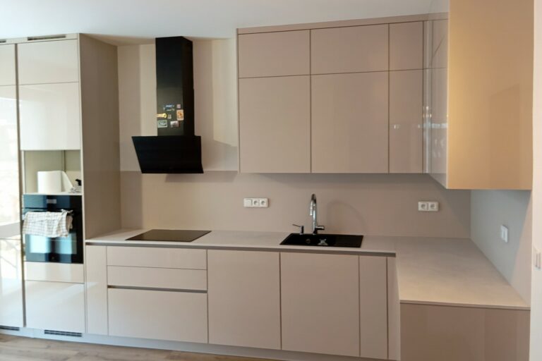 skleněný obklad Satinato